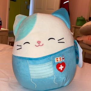 Cassie the cat nurse heroes Squishmallow